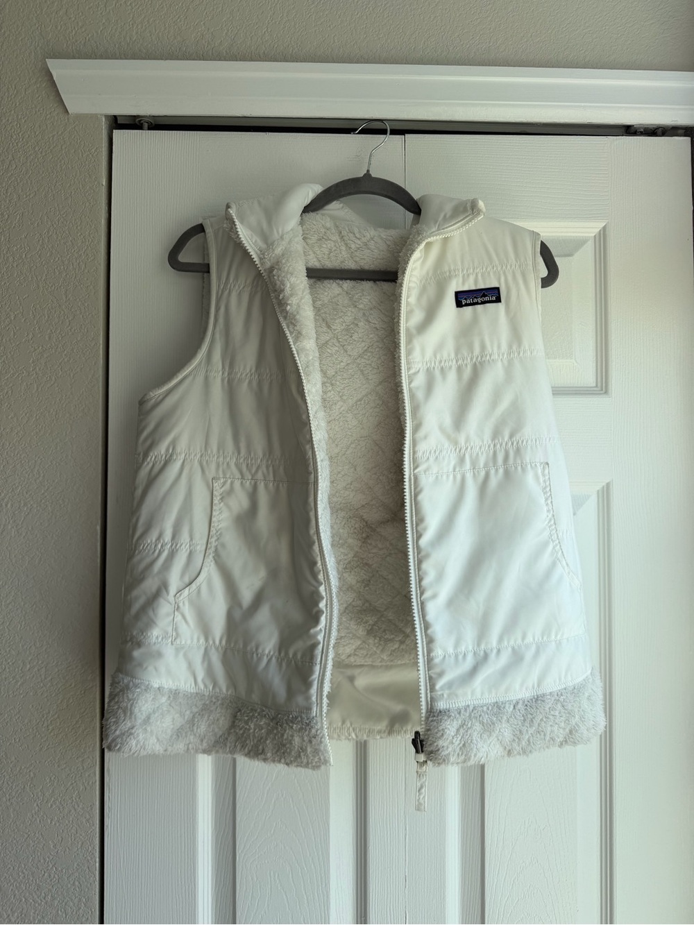 Patagonia Women's Cream White Fleece-Lined Vest Size Small